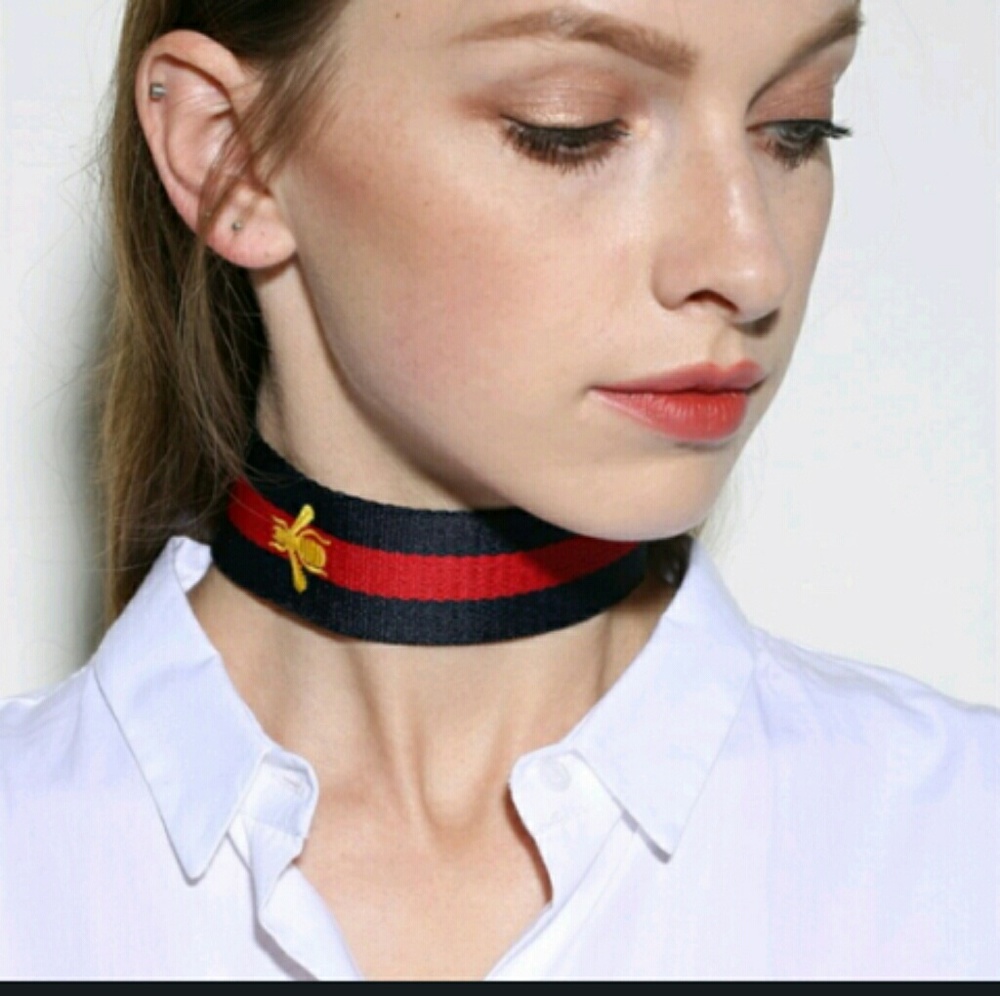 Statement choker
